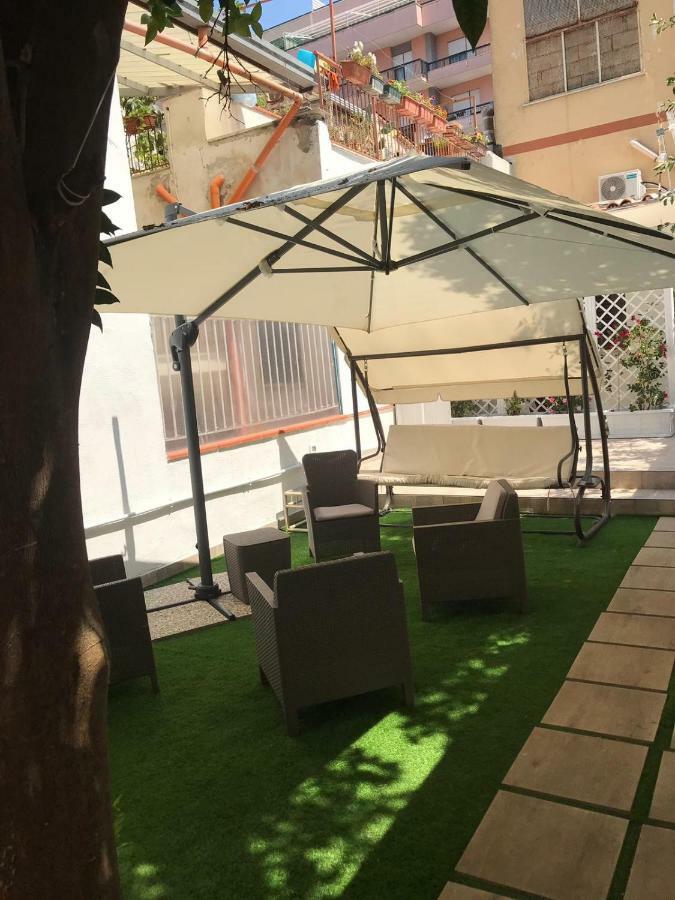 Virgilio'S Garden Bed & Breakfast Castellammare di Stabia Bagian luar foto