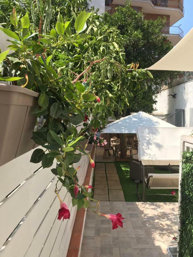 Virgilio'S Garden Bed & Breakfast Castellammare di Stabia Bagian luar foto