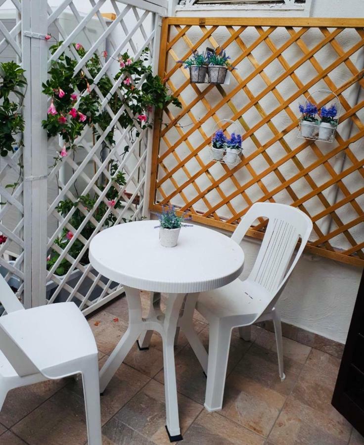 Virgilio'S Garden Bed & Breakfast Castellammare di Stabia Bagian luar foto